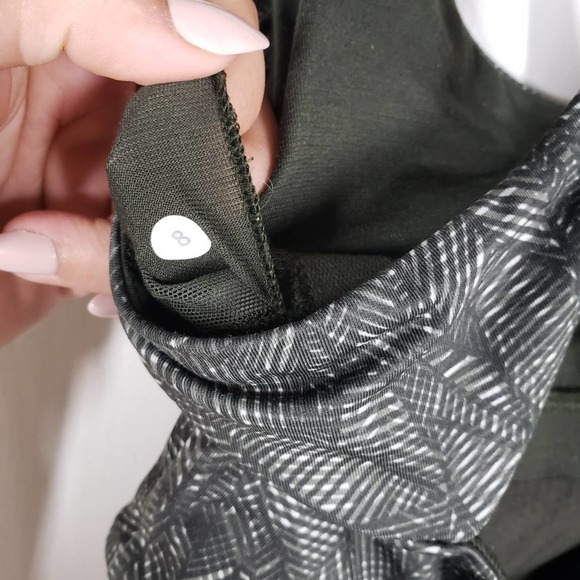 Lululemon Wrap It‎ Up Tank 8 Gator Green Olive Shelf Bra - Picture 6 of 9
